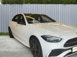
										2022 Mercedes-Benz C-Class C300e AMG Line full									