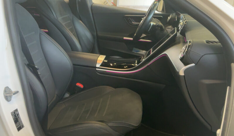 
								2022 Mercedes-Benz C-Class C300e AMG Line full									